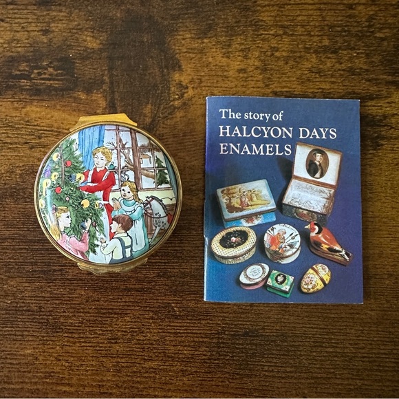 Halcyon Enamel Trinket box Victorian Christmas and Family Collectables - Picture 1 of 5